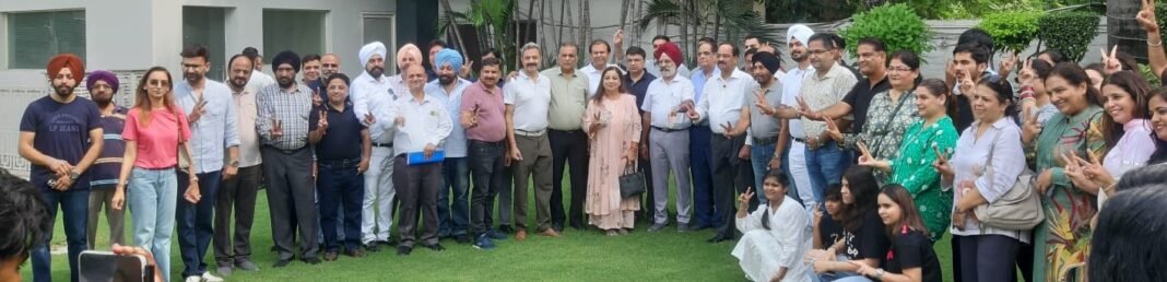 जिमखाना क्लब चुनाव: प्रोग्रेसिव ग्रुप के 8 प्रत्याशियों ने दाखिल किया नामांकन, 22 को प्रेसिडेंट व ट्रेजरर पद के उम्मीदवार भरेंगे पर्चा जिमखाना क्लब चुनाव: प्रोग्रेसिव ग्रुप के 8 प्रत्याशियों ने दाखिल किया नामांकन, 22 को प्रेसिडेंट व ट्रेजरर पद के उम्मीदवार भरेंगे पर्चा
