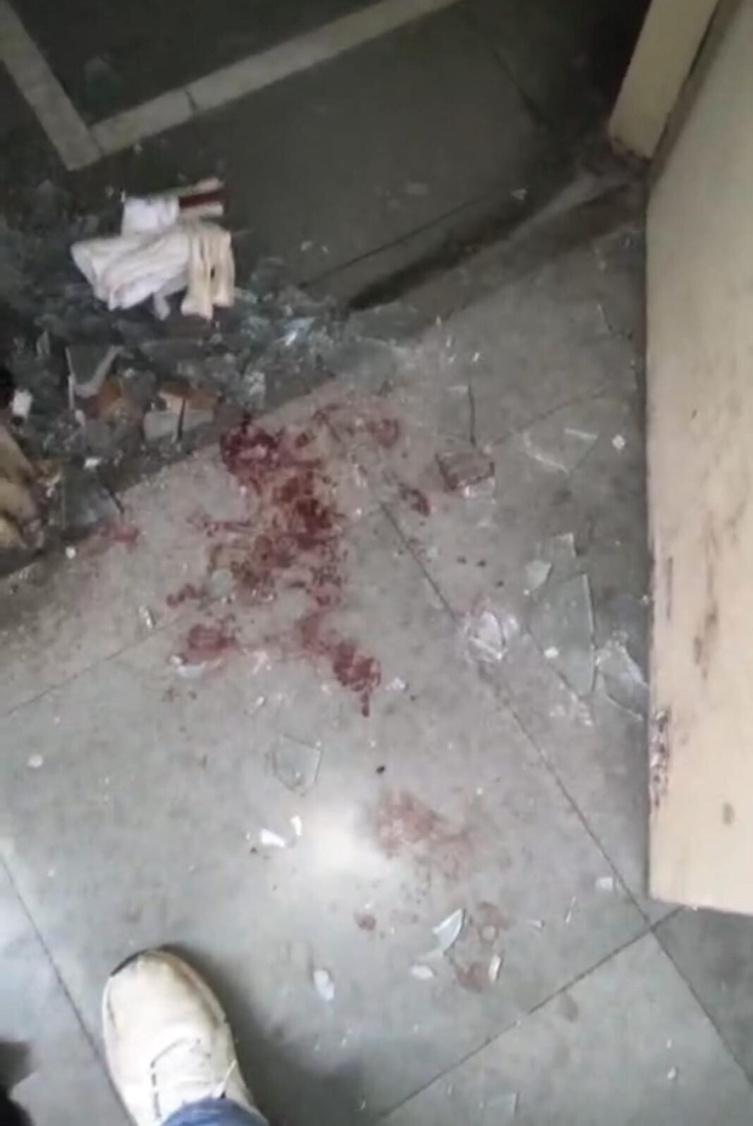 CT इंस्टीट्यूट में छात्रों में झड़प, हॉस्टल में तोड़फोड़; कई घायल CT इंस्टीट्यूट में छात्रों में झड़प, हॉस्टल में तोड़फोड़; कई घायल