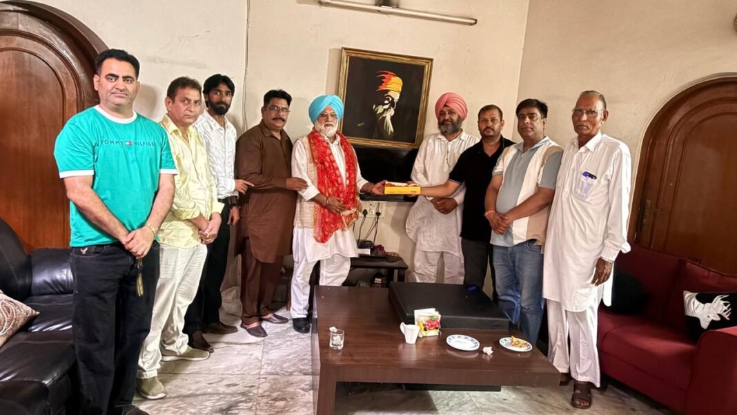 युवा कार्यकर्ताओं को बूस्टअप करने निकले अमरी, बोले- भाजपा में बिना सिफारिश के मिलते हैं पद युवा कार्यकर्ताओं को बूस्टअप करने निकले अमरी, बोले- भाजपा में बिना सिफारिश के मिलते हैं पद