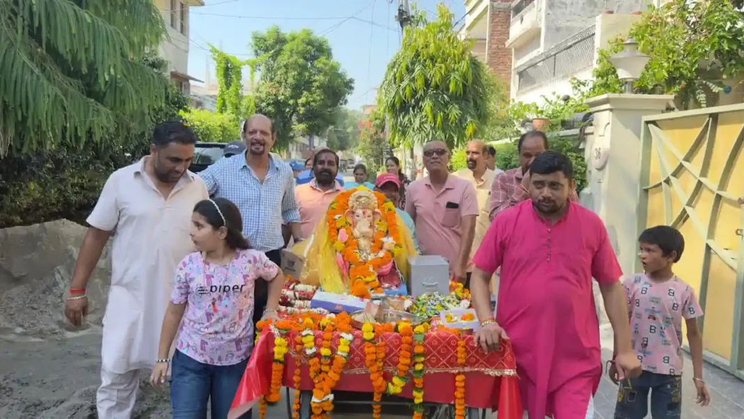 मास्टर तारा सिंह नगर में गूंजा ‘गणपति बप्पा मोरया’, श्रद्धा के साथ हुआ श्री गणेश जी का विसर्जन मास्टर तारा सिंह नगर में गूंजा ‘गणपति बप्पा मोरया’, श्रद्धा के साथ हुआ श्री गणेश जी का विसर्जन