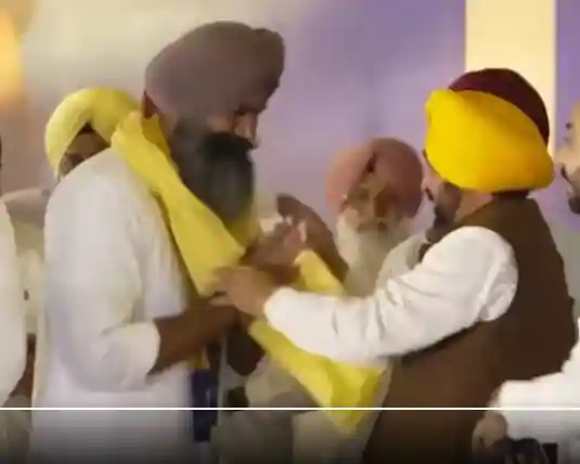नाभा जेल ब्रेक मामले का मुख्य आरोपी और बाद में गैंगस्टर से नेता बने गुरप्रीत सिंह सेखों आम आदमी पार्टी में शामिल नाभा जेल ब्रेक मामले का मुख्य आरोपी और बाद में गैंगस्टर से नेता बने गुरप्रीत सिंह सेखों आम आदमी पार्टी में शामिल