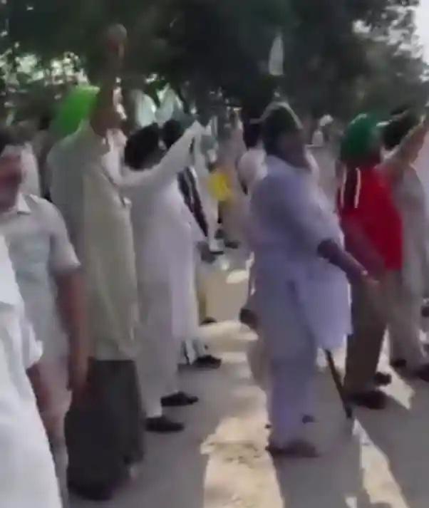 पंजाब सरकार को किसानों ने दिया नया नाम- कछैहरा चोर, देखें वीडियो पंजाब सरकार को किसानों ने दिया नया नाम- कछैहरा चोर, देखें वीडियो