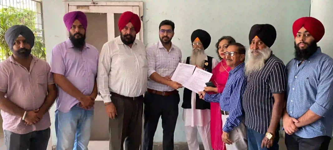 पत्रकारों की मांगों को लेकर पीसीजेयू ने मनाया ‘डिमांड डे’, सीएम व पीएम के नाम सौंपा ज्ञापन पत्रकारों की मांगों को लेकर पीसीजेयू ने मनाया ‘डिमांड डे’, सीएम व पीएम के नाम सौंपा ज्ञापन