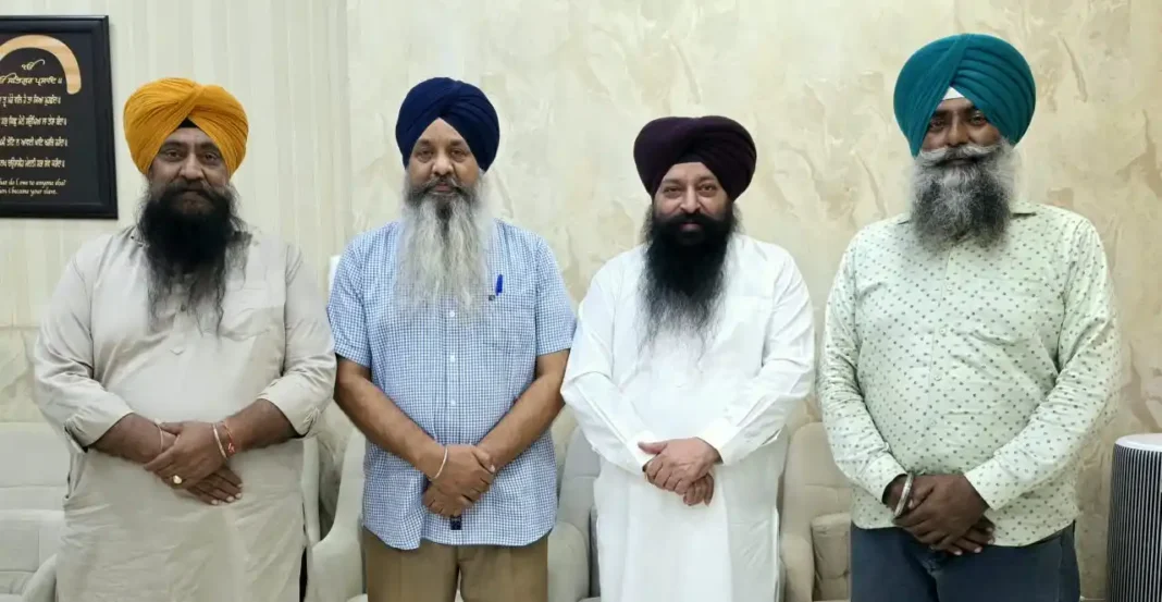 11 तारीख को 250 सिखों का जत्था श्री अकाल तख्त साहिब के जत्थेदार को सौंपेगा मांगपत्र 11 तारीख को 250 सिखों का जत्था श्री अकाल तख्त साहिब के जत्थेदार को सौंपेगा मांगपत्र